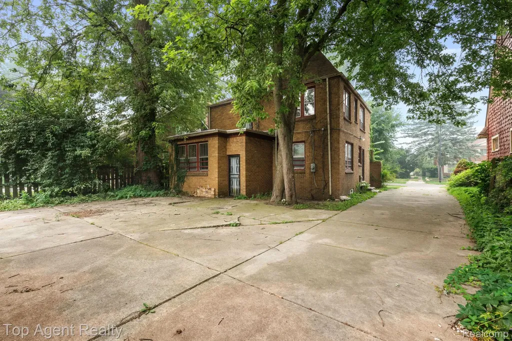 18642 Lancashire Street Detroit City MI 48223