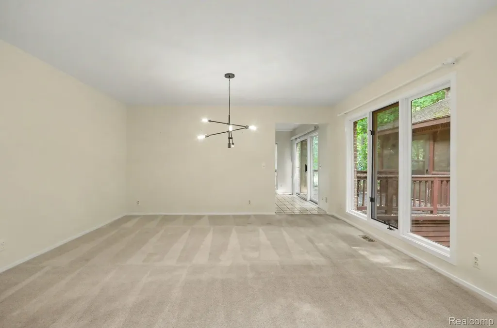 6329 Mission Drive West Bloomfield Charter Township MI 48324