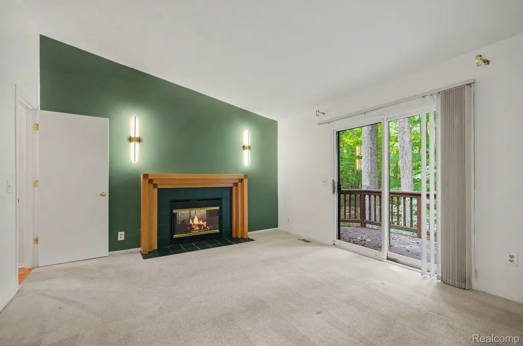 6329 Mission Drive West Bloomfield Charter Township MI 48324