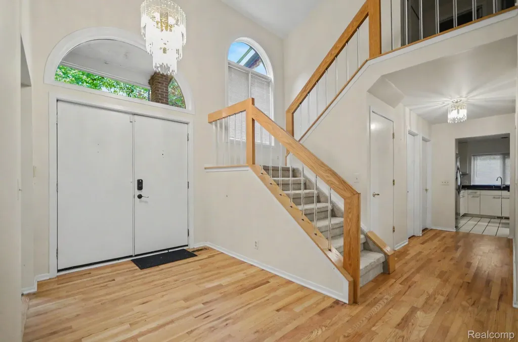6329 Mission Drive West Bloomfield Charter Township MI 48324
