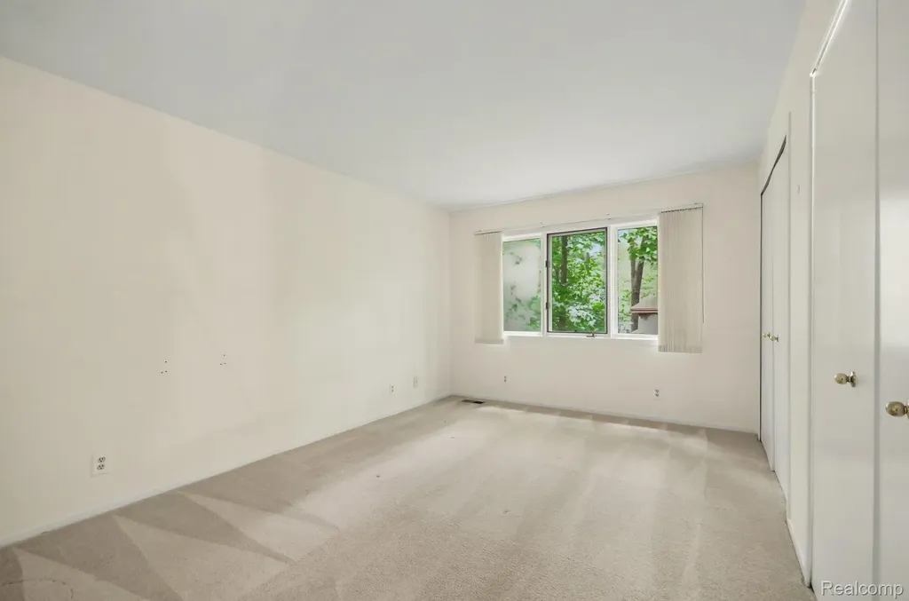 6329 Mission Drive West Bloomfield Charter Township MI 48324