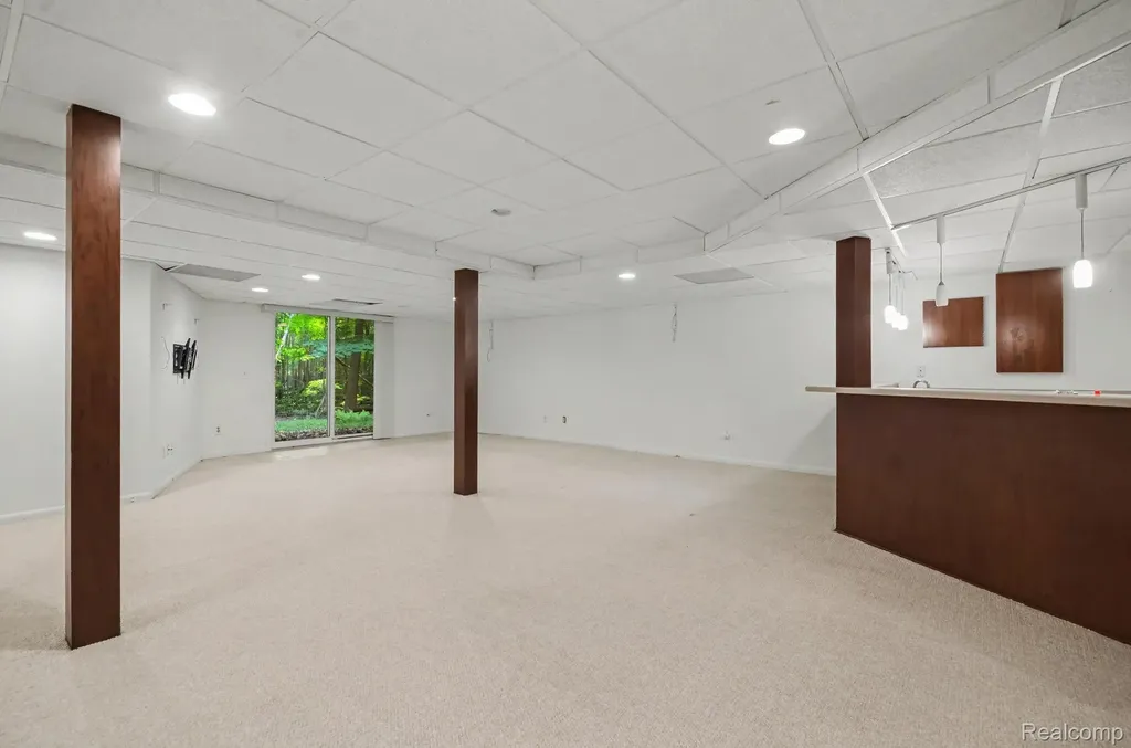 6329 Mission Drive West Bloomfield Charter Township MI 48324