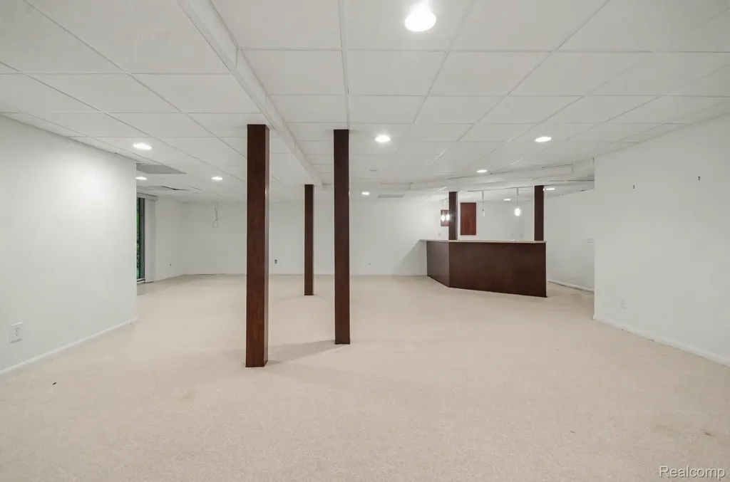 6329 Mission Drive West Bloomfield Charter Township MI 48324