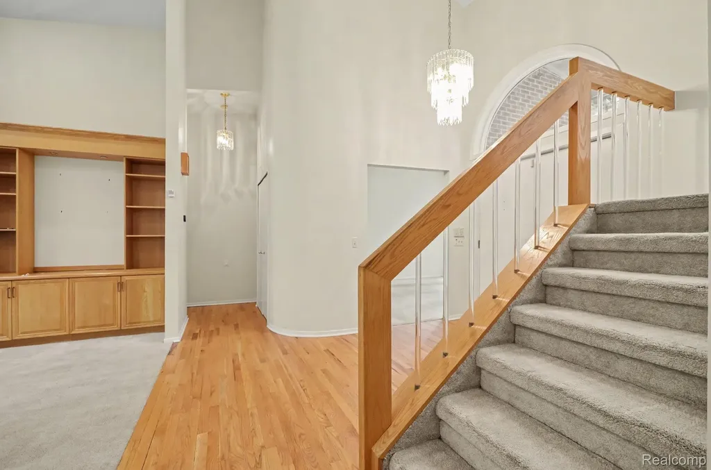 6329 Mission Drive West Bloomfield Charter Township MI 48324