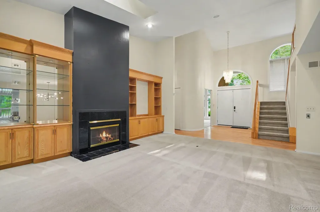 6329 Mission Drive West Bloomfield Charter Township MI 48324
