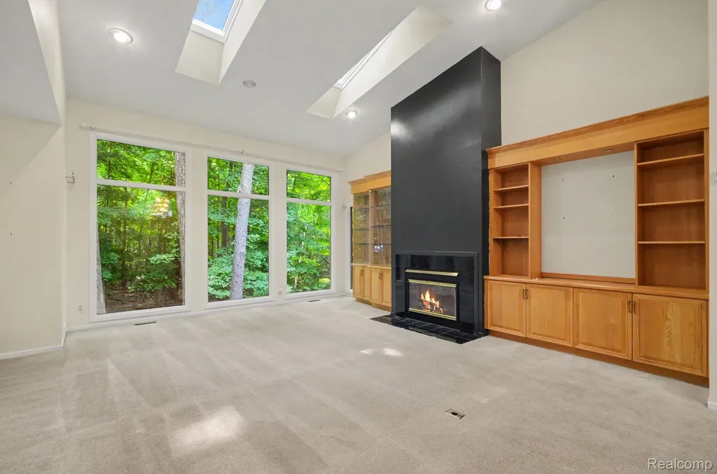 6329 Mission Drive West Bloomfield Charter Township MI 48324