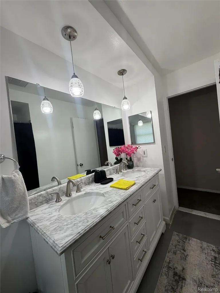 37540 Rosebush Street Sterling Heights City MI 48310