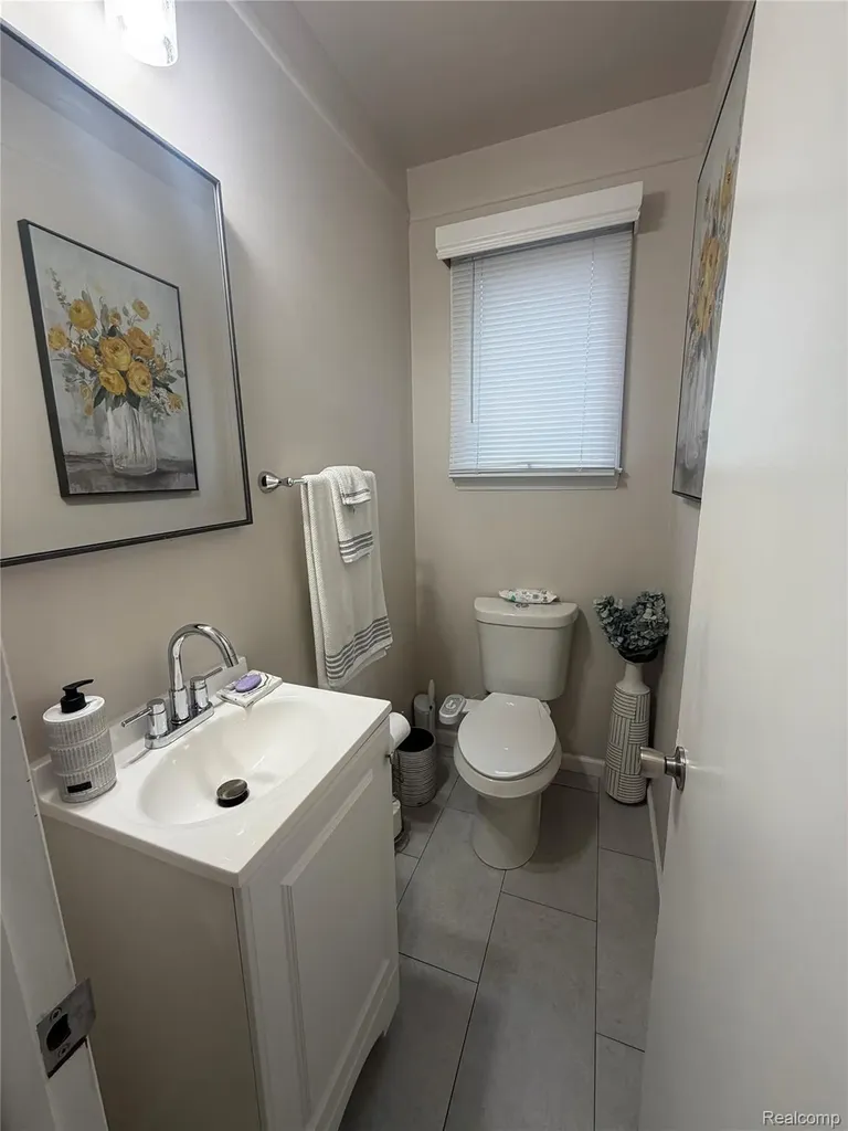 37540 Rosebush Street Sterling Heights City MI 48310