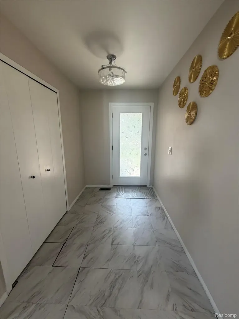 37540 Rosebush Street Sterling Heights City MI 48310