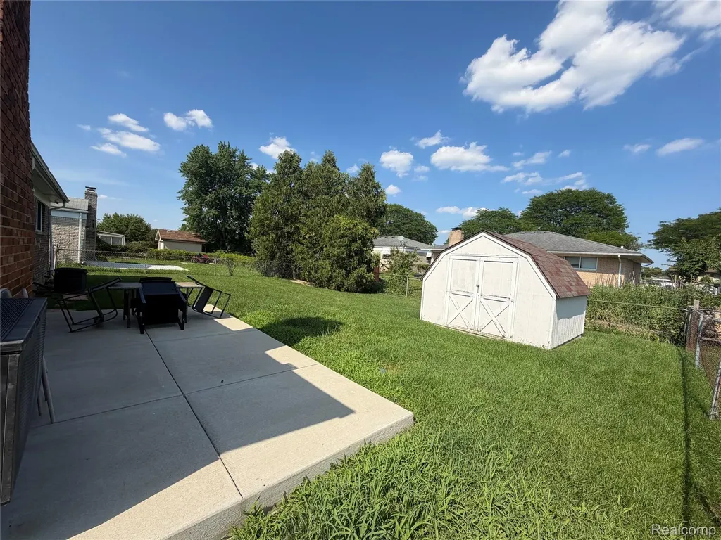 37540 Rosebush Street Sterling Heights City MI 48310