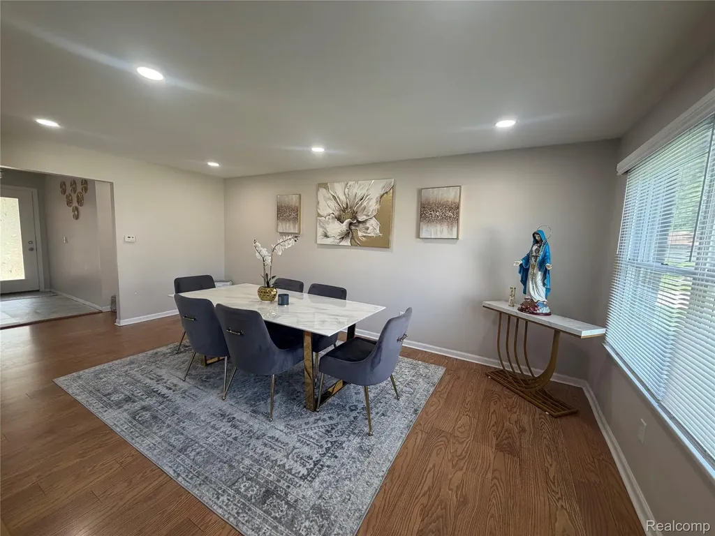 37540 Rosebush Street Sterling Heights City MI 48310
