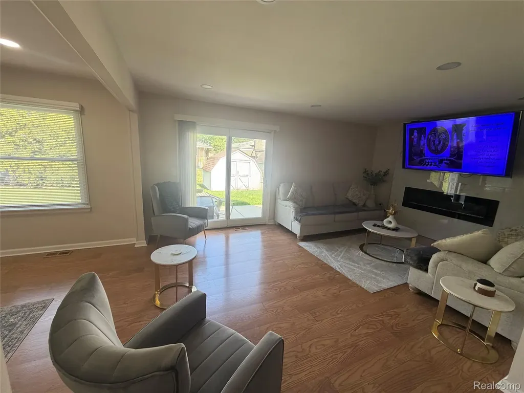 37540 Rosebush Street Sterling Heights City MI 48310