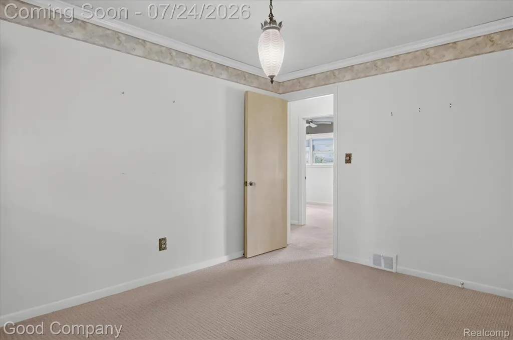 25719 San Rosa Drive St. Clair Shores City MI 48081