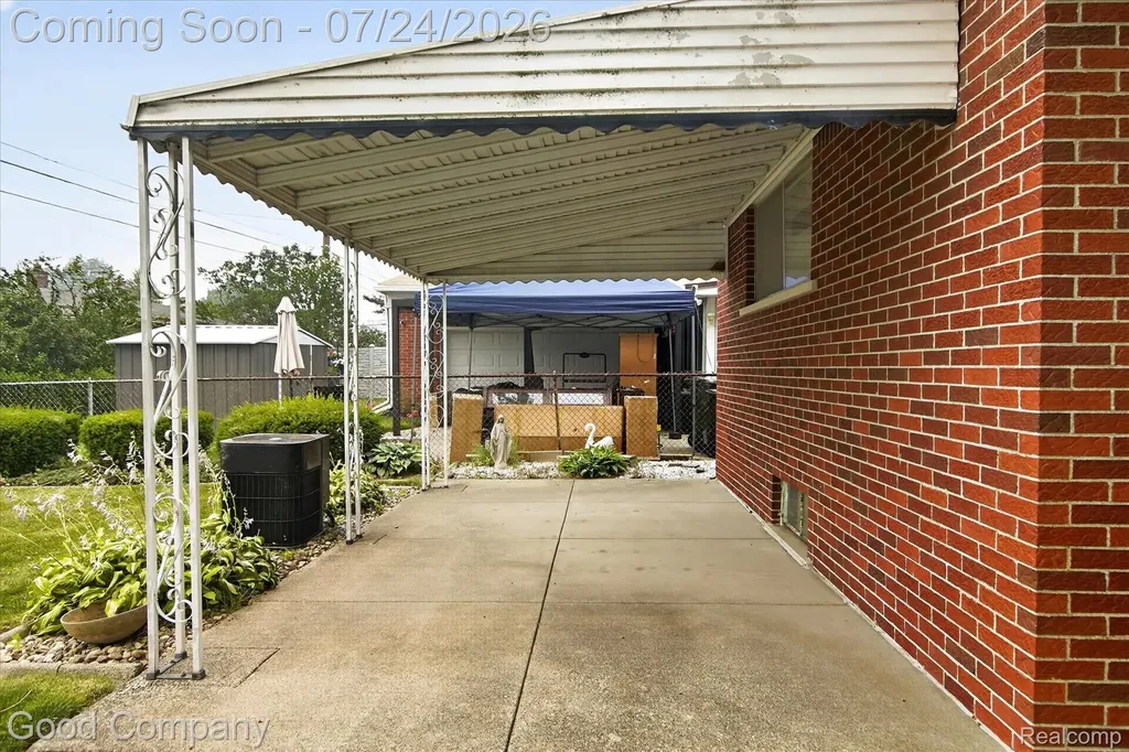25719 San Rosa Drive St. Clair Shores City MI 48081