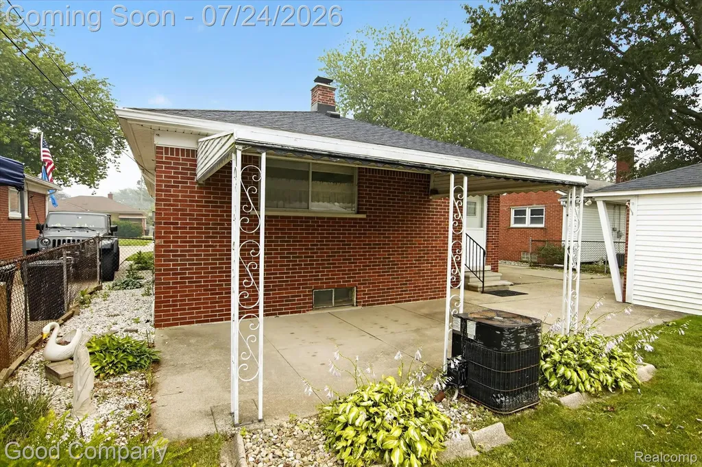 25719 San Rosa Drive St. Clair Shores City MI 48081