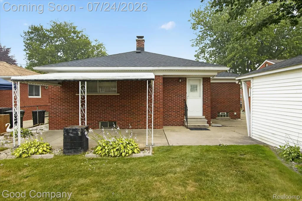25719 San Rosa Drive St. Clair Shores City MI 48081