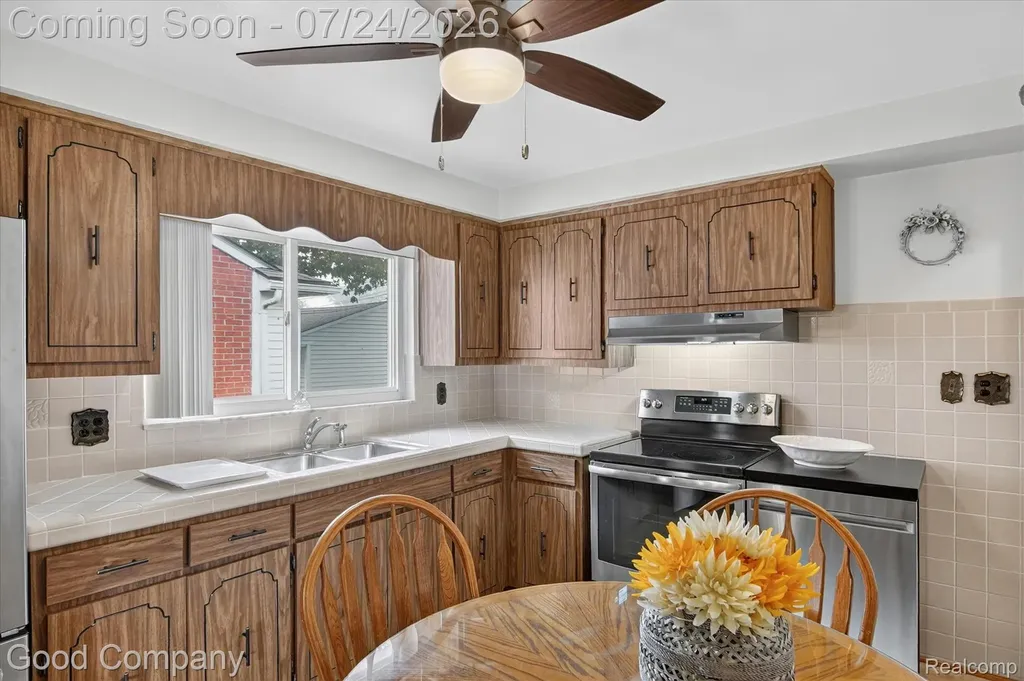 25719 San Rosa Drive St. Clair Shores City MI 48081