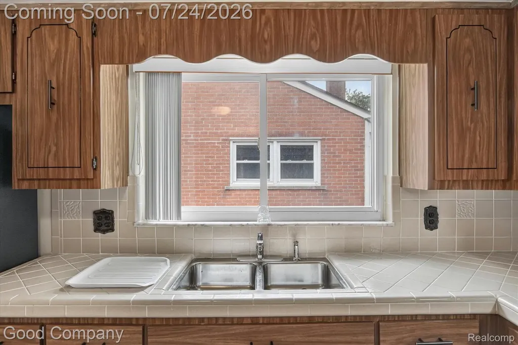 25719 San Rosa Drive St. Clair Shores City MI 48081