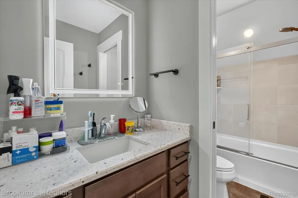9830 Loretta Lane Green Oak Township MI 48178
