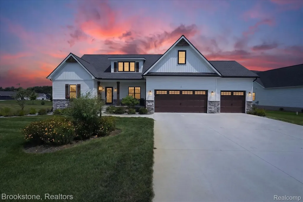 9830 Loretta Lane Green Oak Township MI 48178