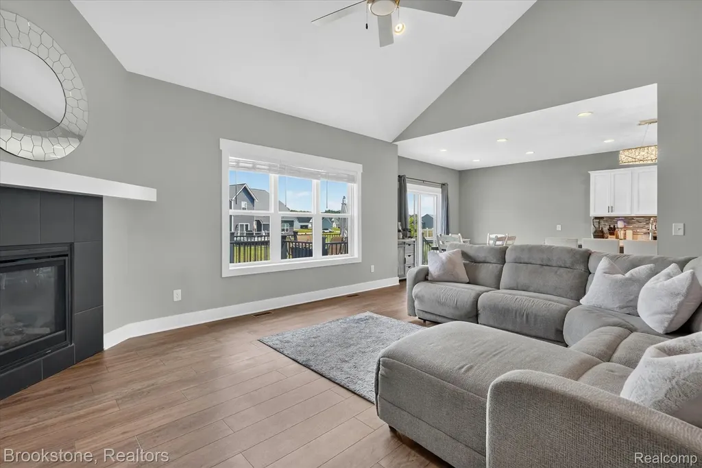 9830 Loretta Lane Green Oak Township MI 48178