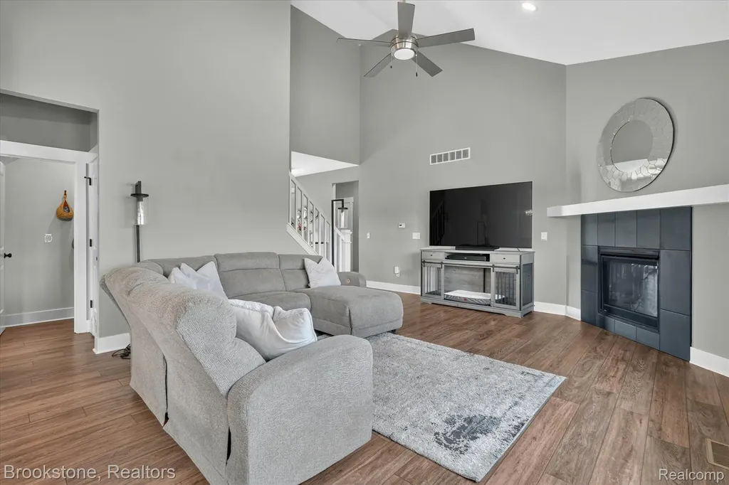 9830 Loretta Lane Green Oak Township MI 48178