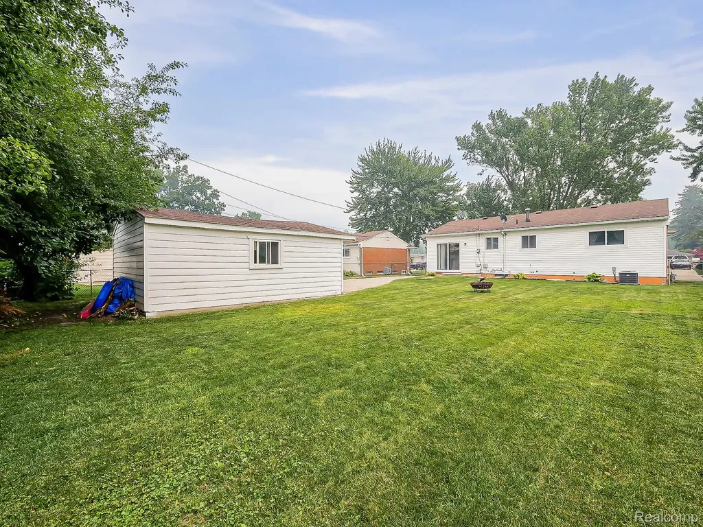 35725 Griswald Street Clinton Charter Township MI 48035