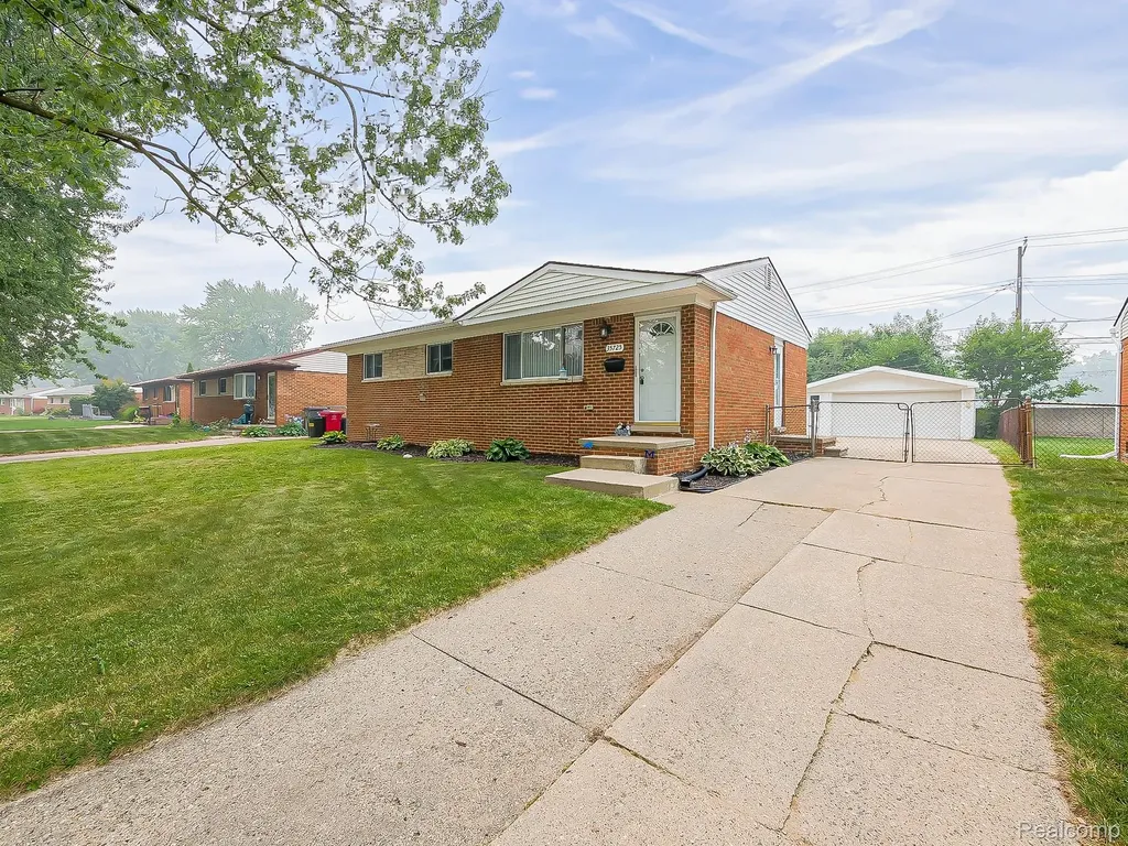 35725 Griswald Street Clinton Charter Township MI 48035