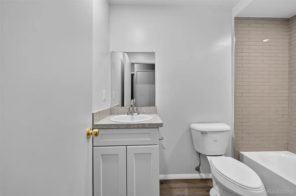 8324 N Genesee Road Genesee Charter Township MI 48458