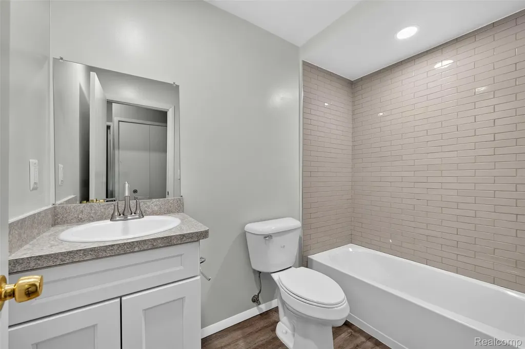 8324 N Genesee Road Genesee Charter Township MI 48458