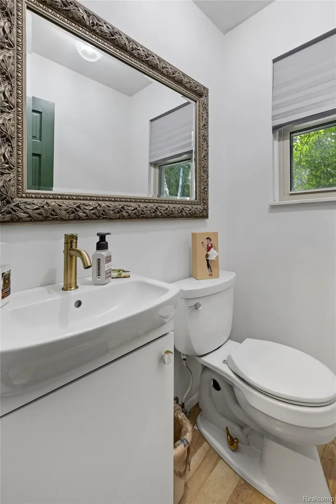 6180 Meyer Avenue Green Oak Township MI 48116