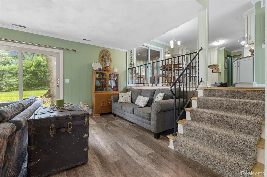 6180 Meyer Avenue Green Oak Township MI 48116