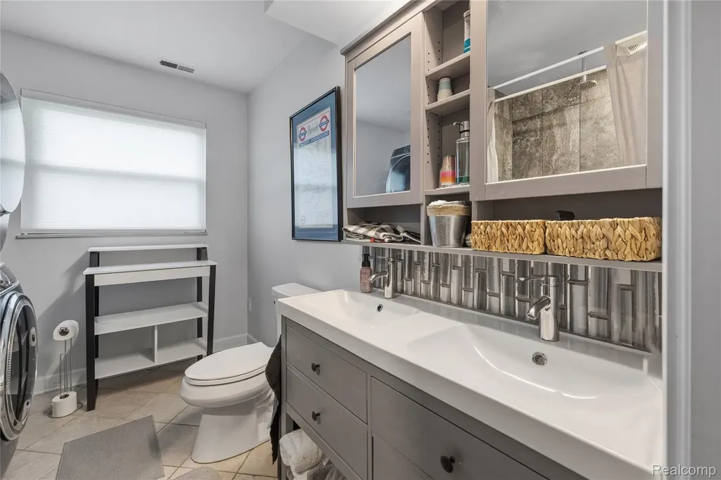 6180 Meyer Avenue Green Oak Township MI 48116