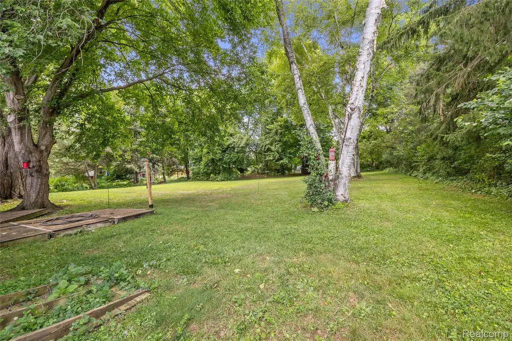 6180 Meyer Avenue Green Oak Township MI 48116