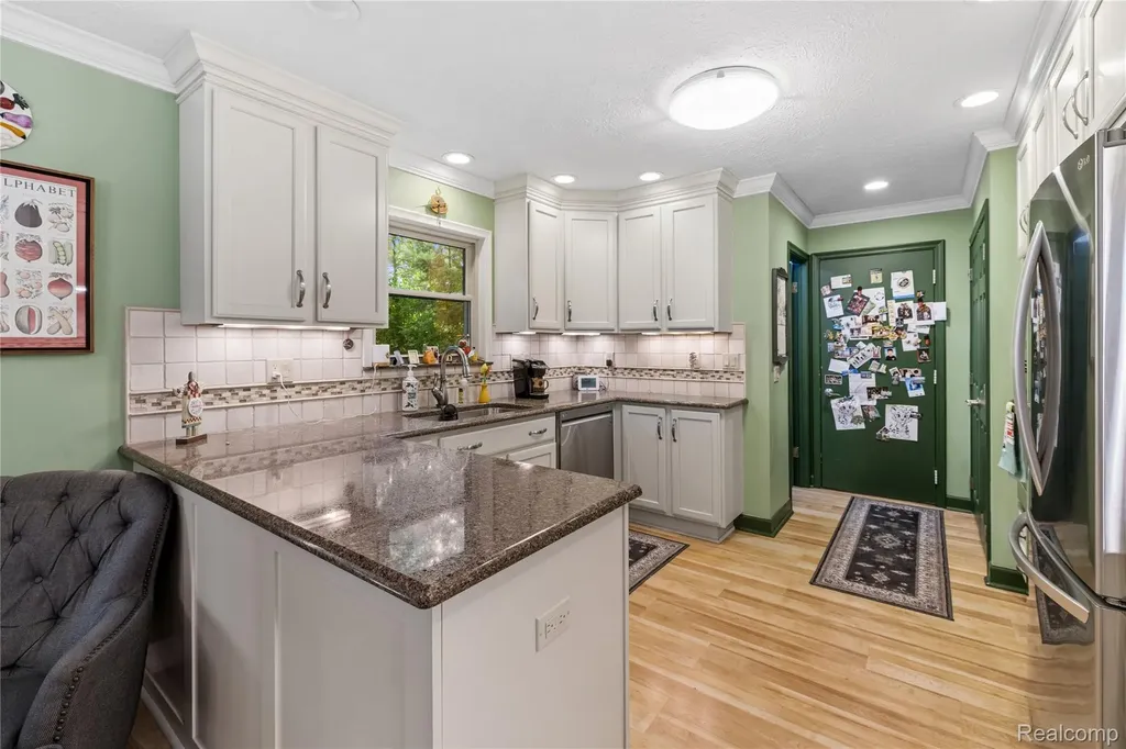 6180 Meyer Avenue Green Oak Township MI 48116