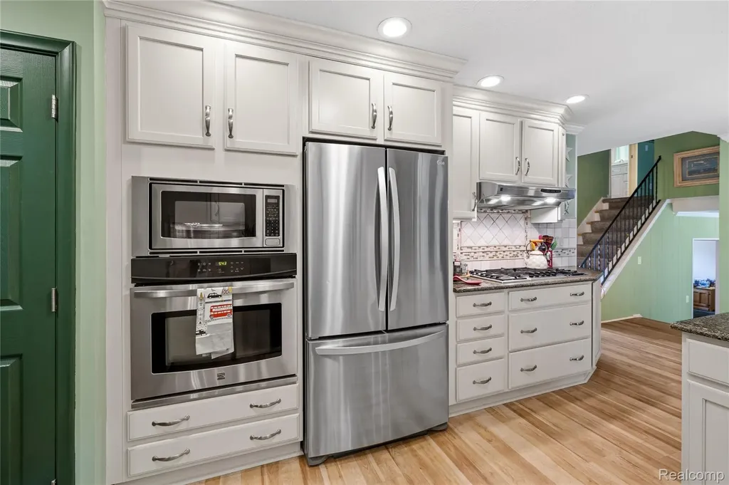 6180 Meyer Avenue Green Oak Township MI 48116