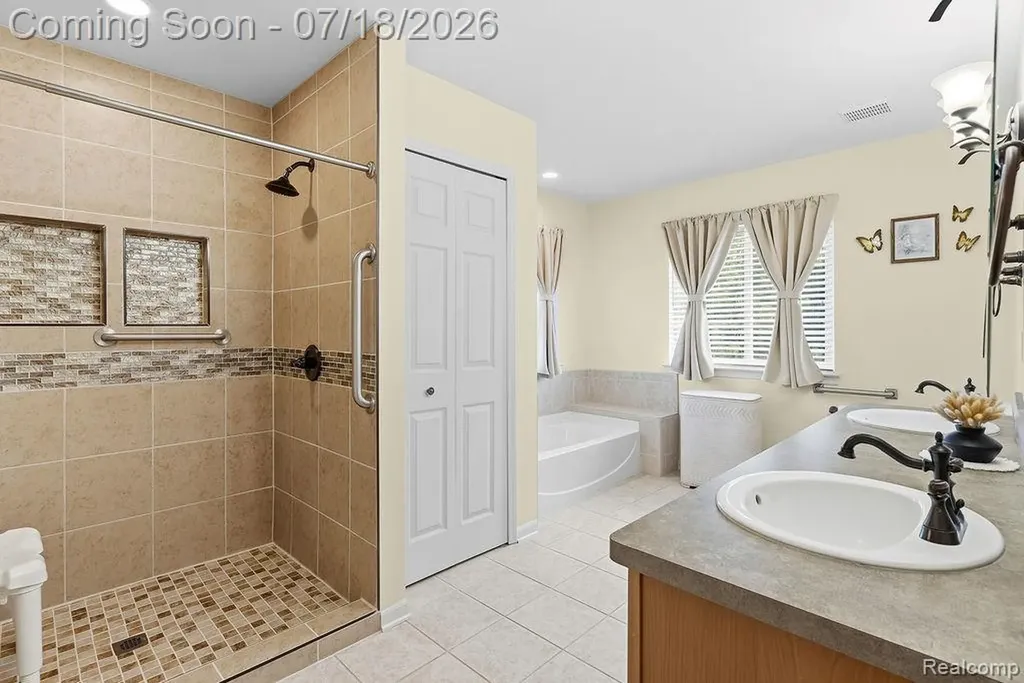 1529 Baypointe Circle Mundy Township MI 48439