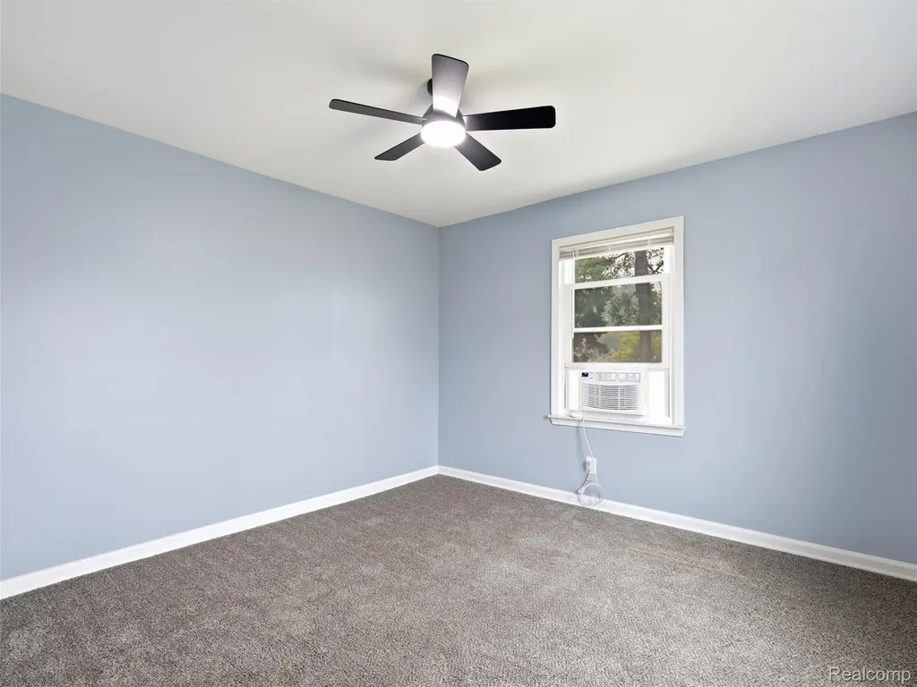 15201 Cavour Street Livonia City MI 48154