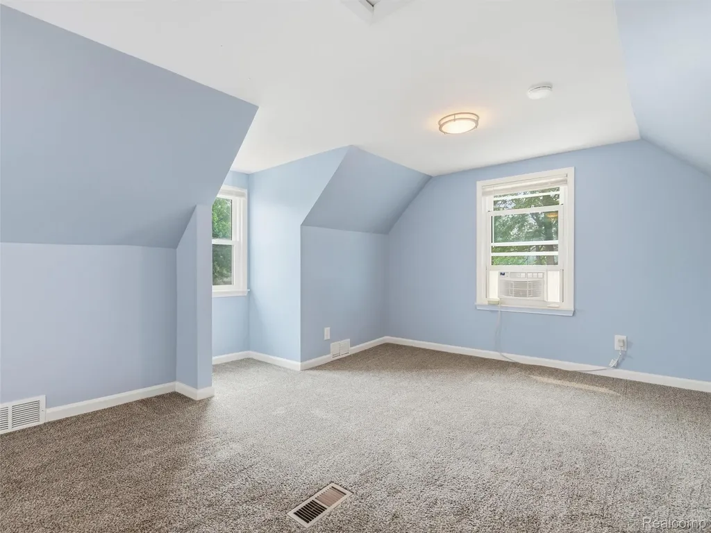 15201 Cavour Street Livonia City MI 48154