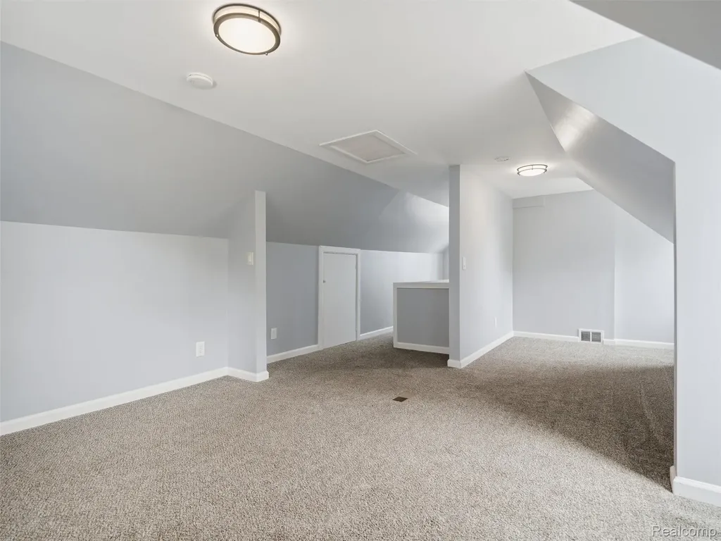 15201 Cavour Street Livonia City MI 48154
