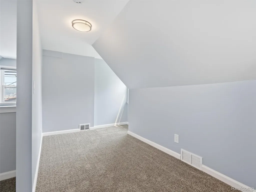 15201 Cavour Street Livonia City MI 48154