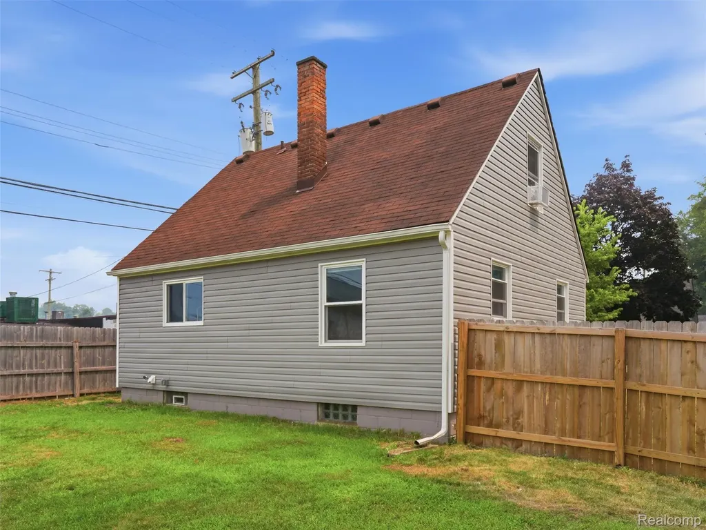 15201 Cavour Street Livonia City MI 48154