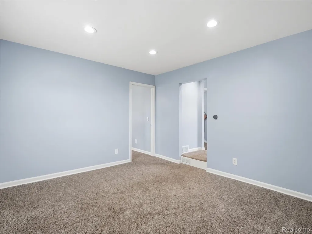 15201 Cavour Street Livonia City MI 48154