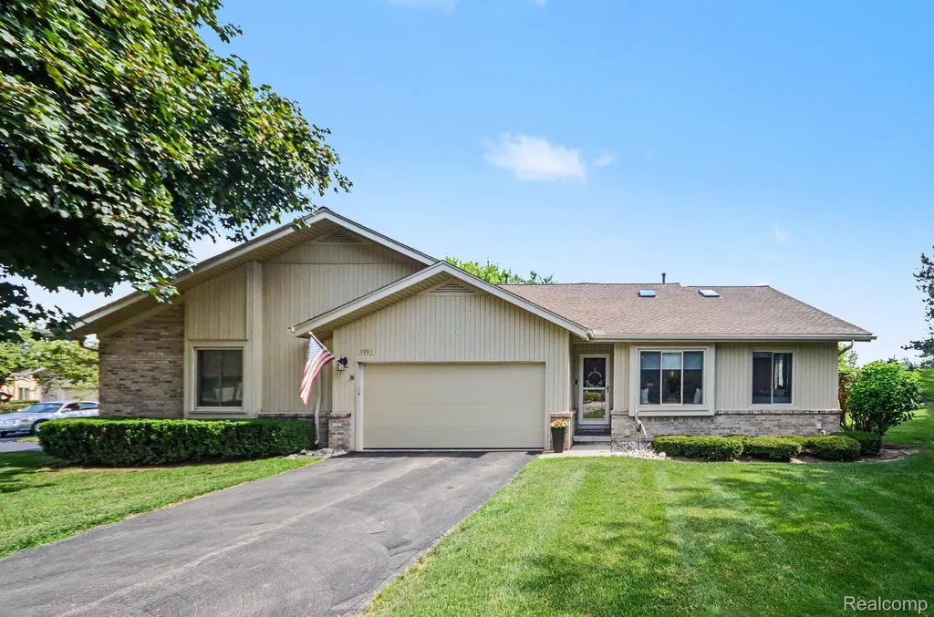 1991 Hunters Lane Orion Charter Township MI 48360