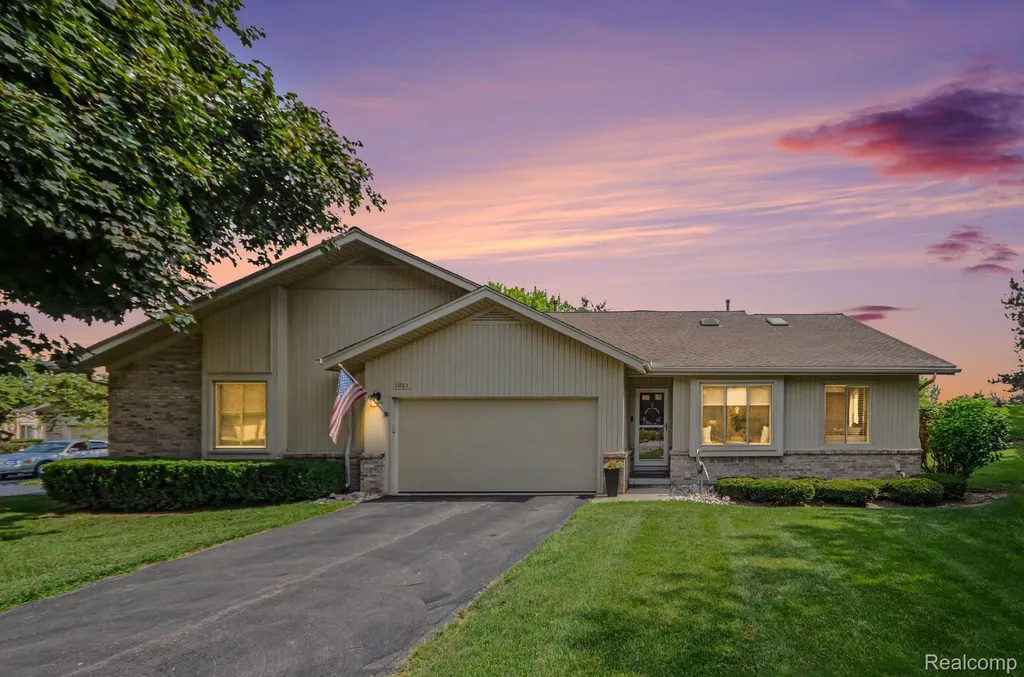 1991 Hunters Lane Orion Charter Township MI 48360