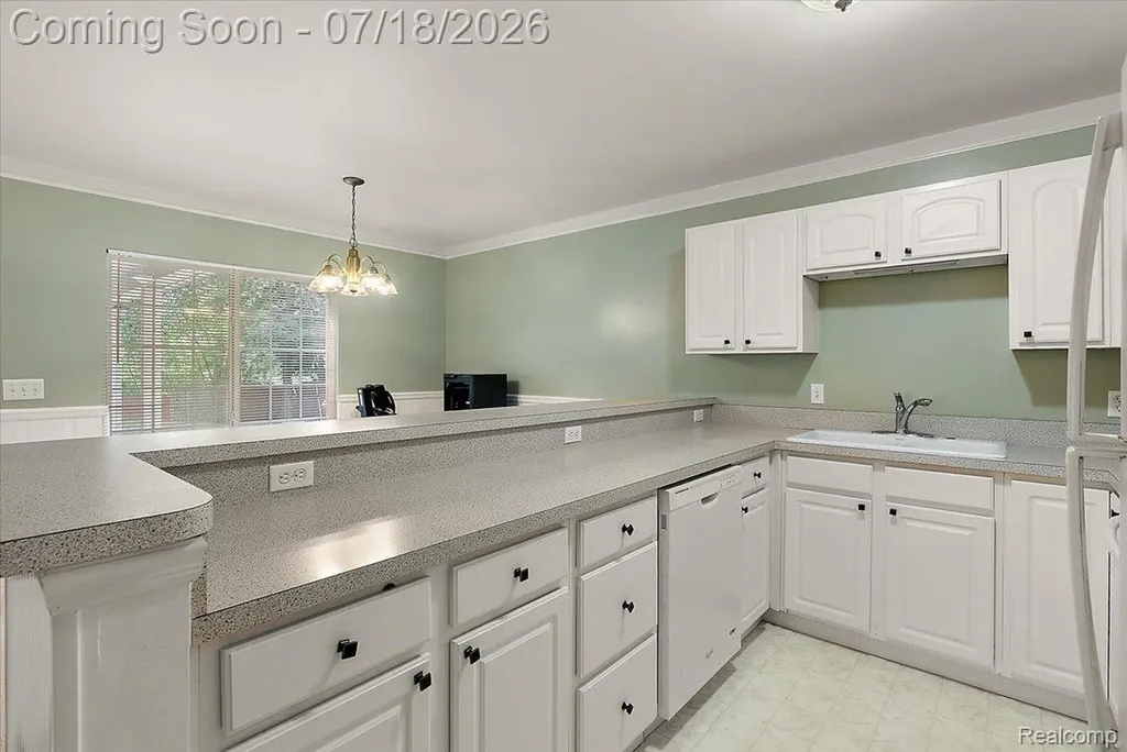 861 Saybrook Drive Waterford Charter Township MI 48327