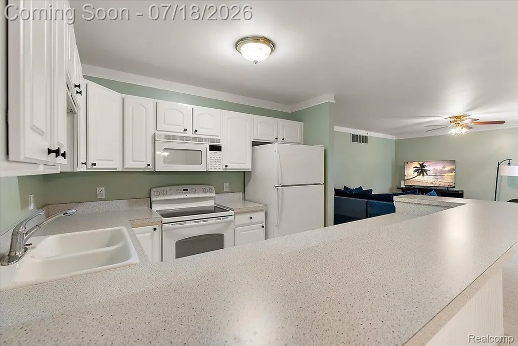 861 Saybrook Drive Waterford Charter Township MI 48327