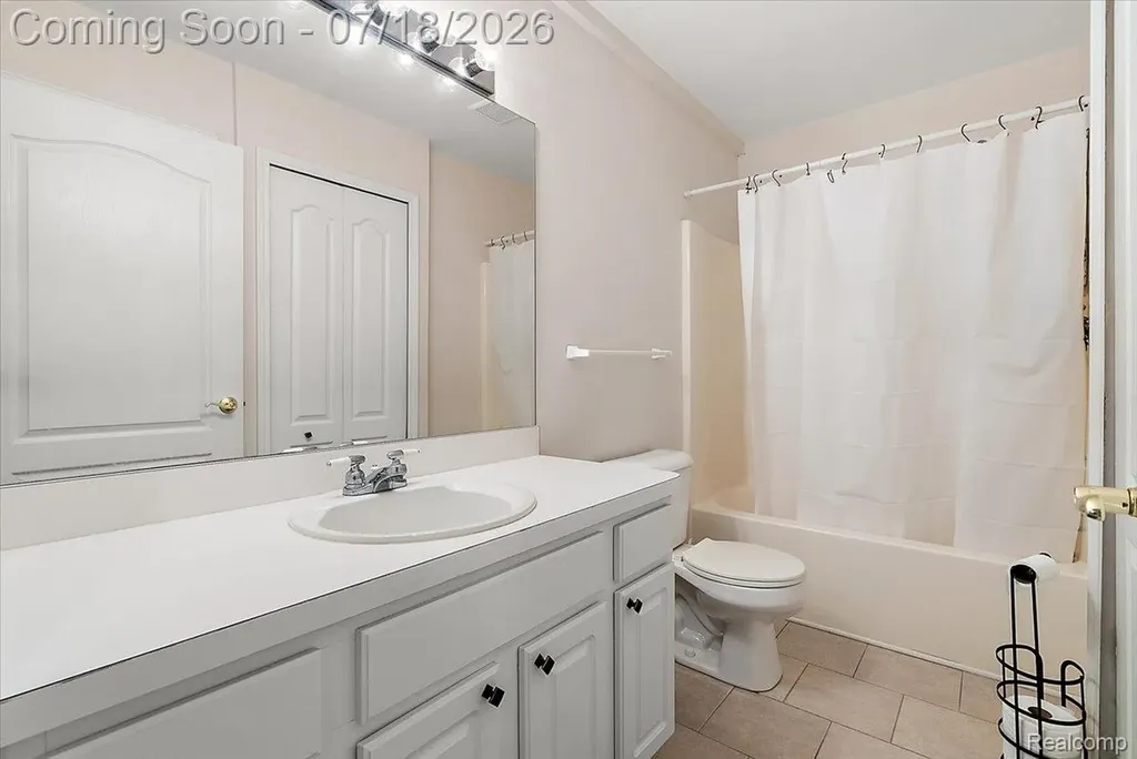 861 Saybrook Drive Waterford Charter Township MI 48327