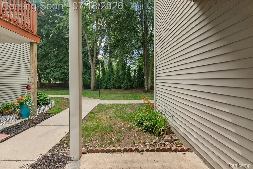 861 Saybrook Drive Waterford Charter Township MI 48327