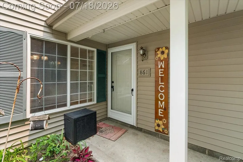 861 Saybrook Drive Waterford Charter Township MI 48327
